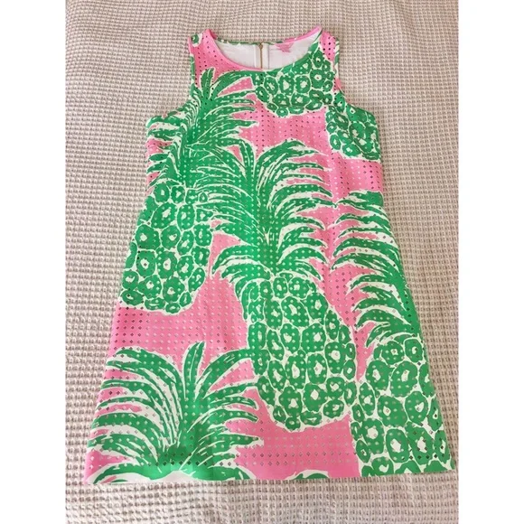 Lilly Pulitzer Pink and Green Pineapple Print Lazer Cut XL - Picture 2 of 3